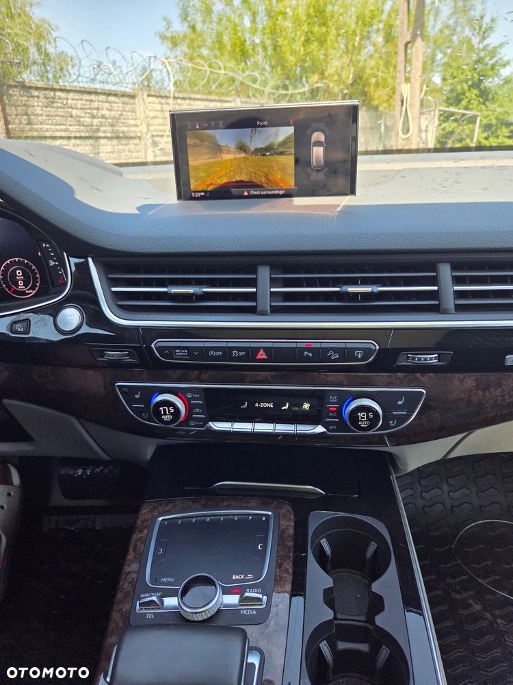 Audi Q7 - 7