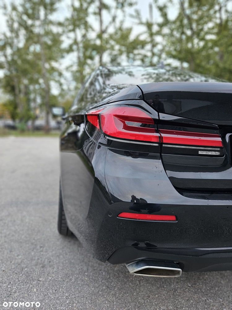 BMW Seria 5 530e Luxury Line - 11