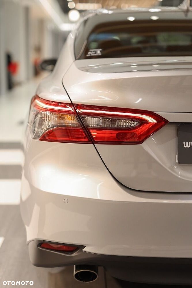 Toyota Camry - 21