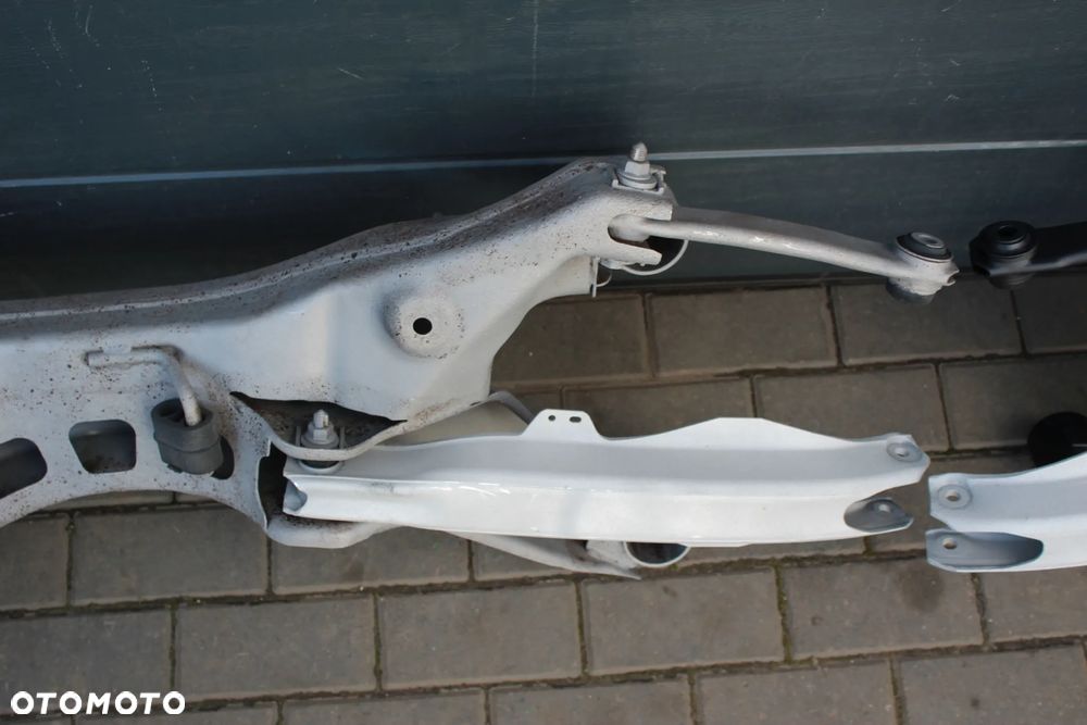 BELKA ZAWIESZENIA SANKI TYŁ OPEL VECTRA C HB SEDAN WYPIASKOWANA UMALOWANA - 6