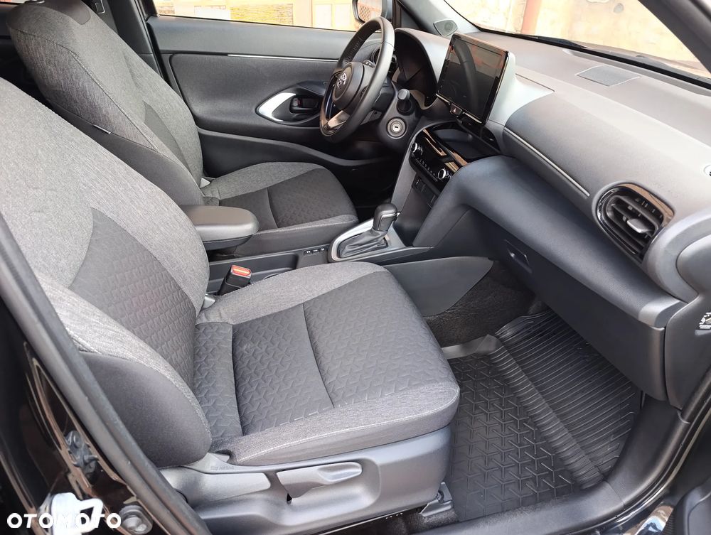 Toyota Yaris Cross Hybrid 1.5 Executive - 17