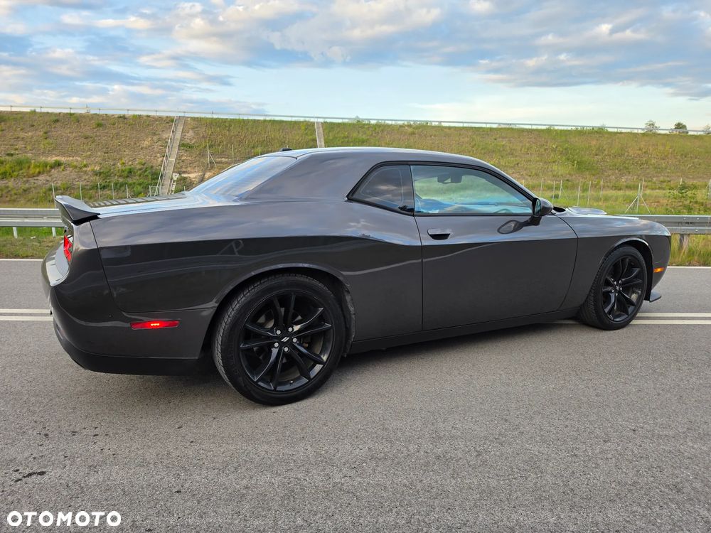 Dodge Challenger - 6