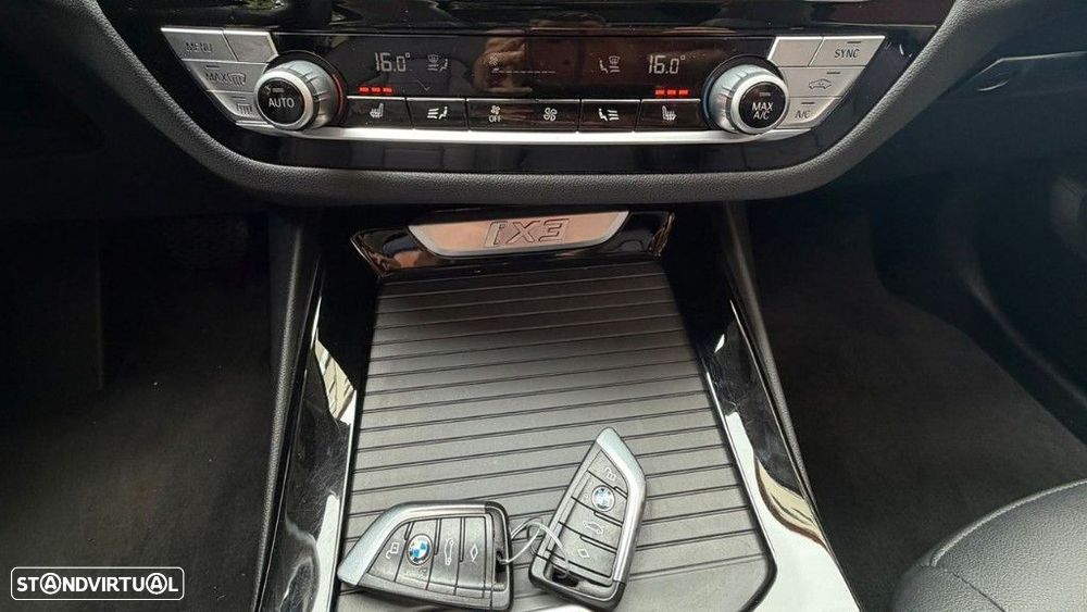 BMW iX3 Inspiring - 16