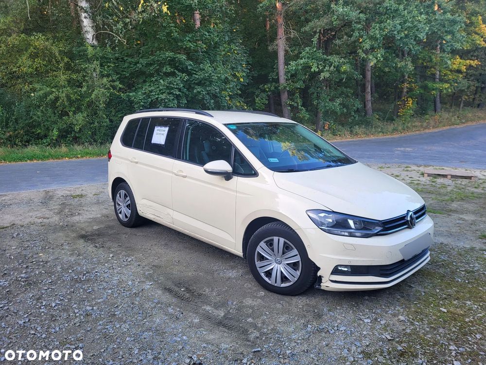 Volkswagen Touran - 12