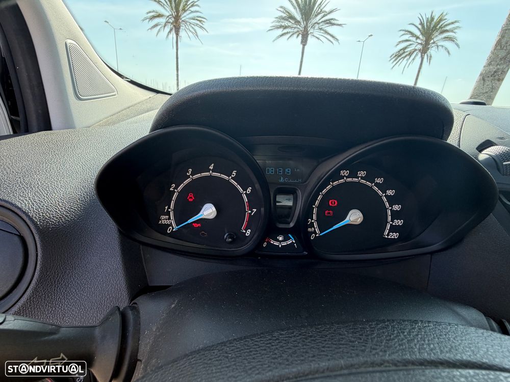 Ford Tourneo Courier 1.0 EcoBoost Ambiente - 2