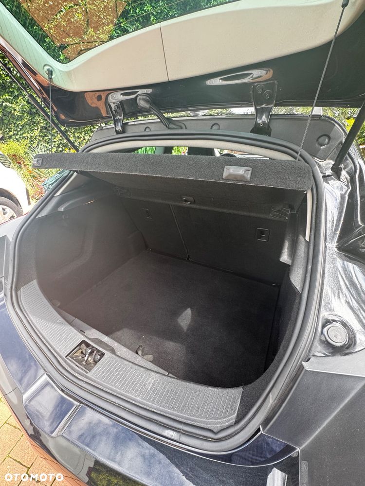 Opel Astra IV GTC 1.4 T Sport - 17