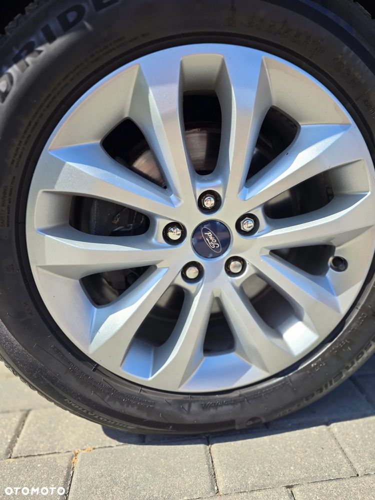 Ford Kuga - 4