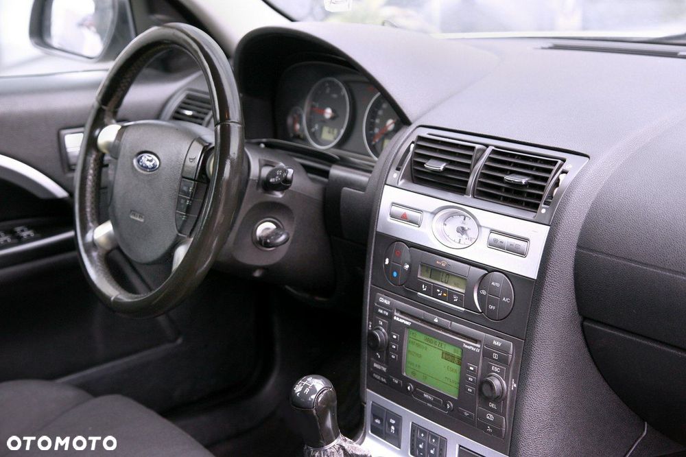 Ford Mondeo 2.0 TDCi Ghia - 8