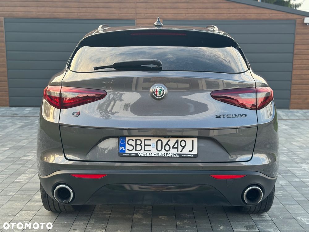 Alfa Romeo Stelvio 2.0 Turbo 16V AT8-Q4 Veloce Ti - 6