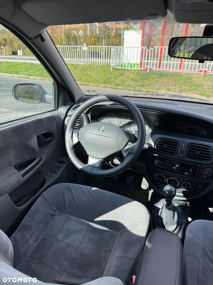 Renault Megane 1.6 RXE 16V - 16