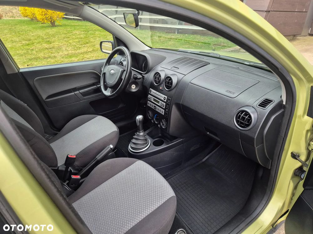 Ford Fusion 1.4 Ambiente - 16