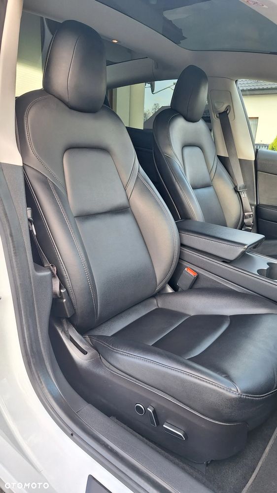 Tesla Model Y - 15