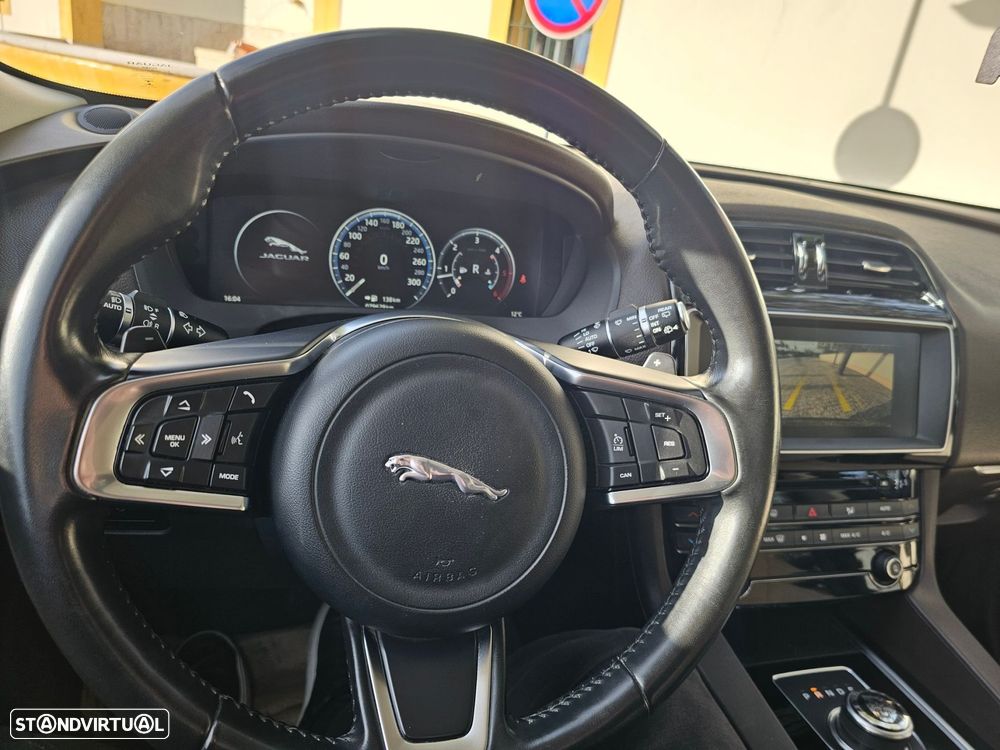 Jaguar F-Pace 2.0 i4D Prestige Aut. - 23
