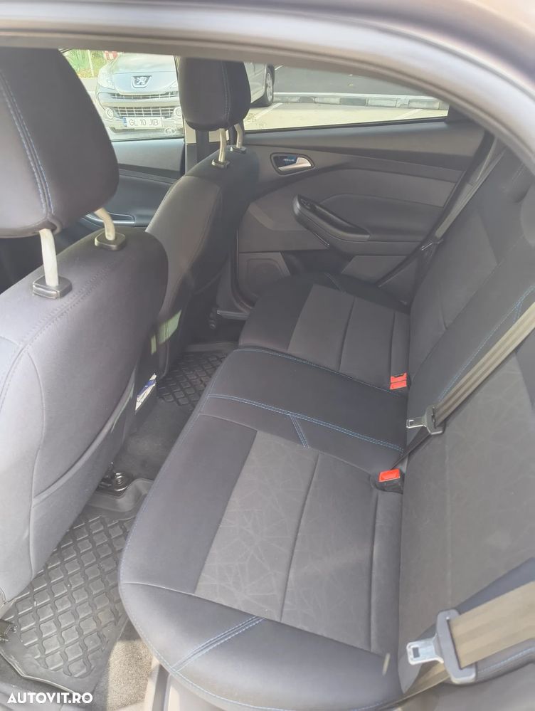 Ford Focus 2015 photo 2