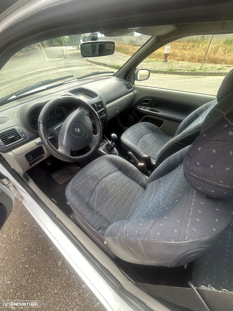 Renault Clio 1.5 dCi Expression - 8