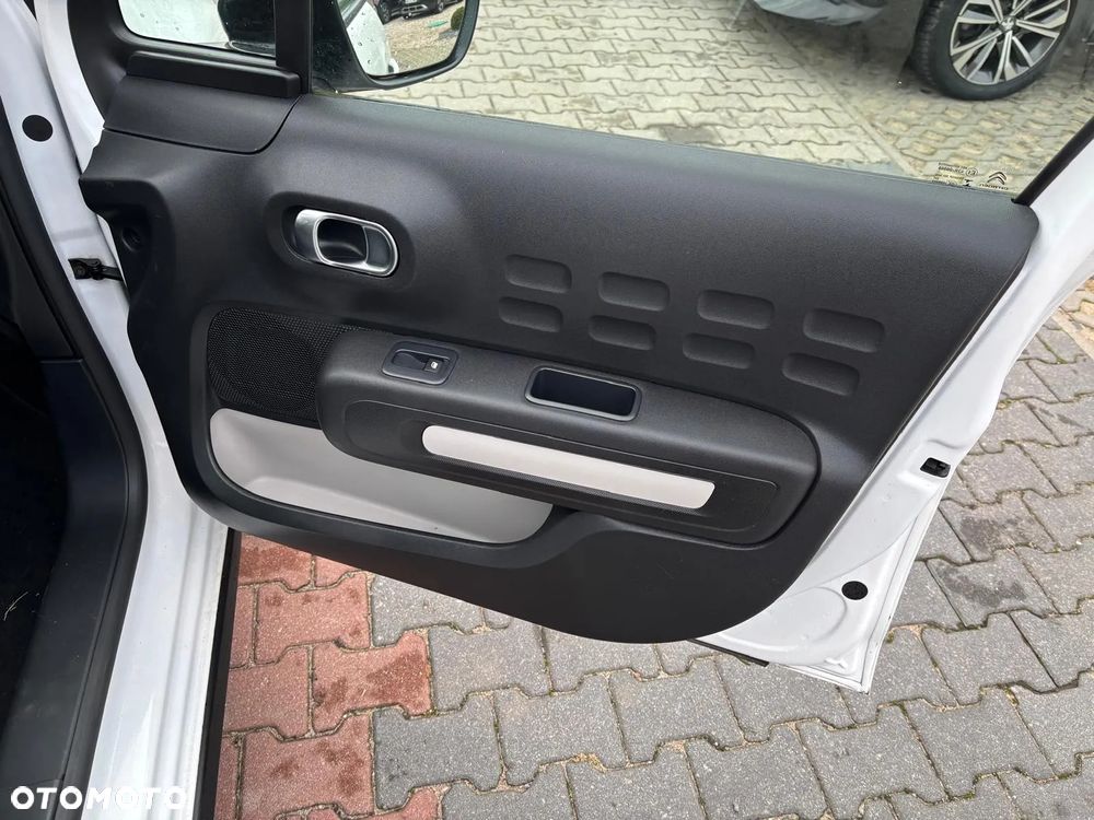 Citroën C3 Pure Tech 82 SHINE - 21