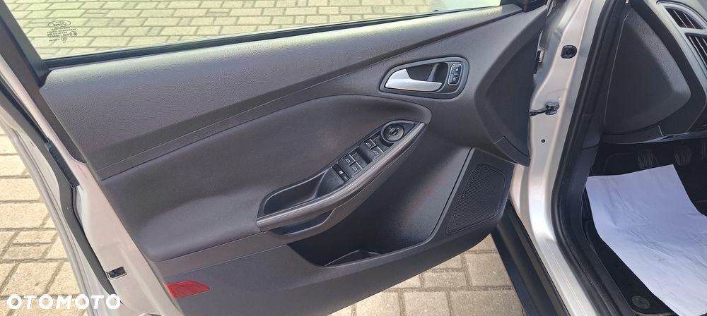 Ford Focus 1.5 EcoBlue STart-Stopp-System TITANIUM X - 12
