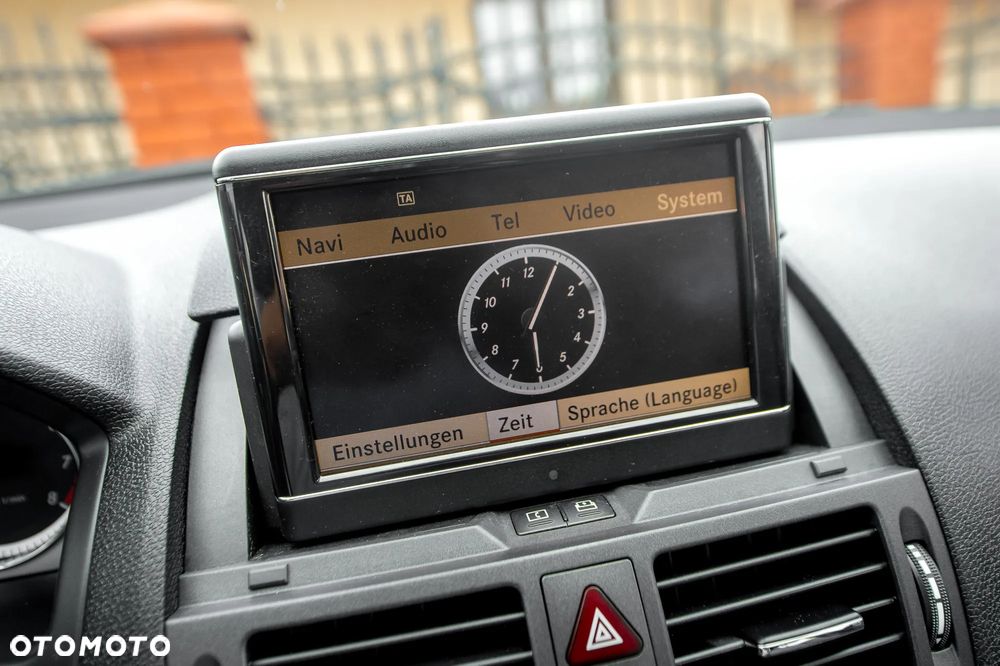 Mercedes-Benz Klasa C 250 CGI Automatik BlueEFFICIENCY Avantgarde - 30