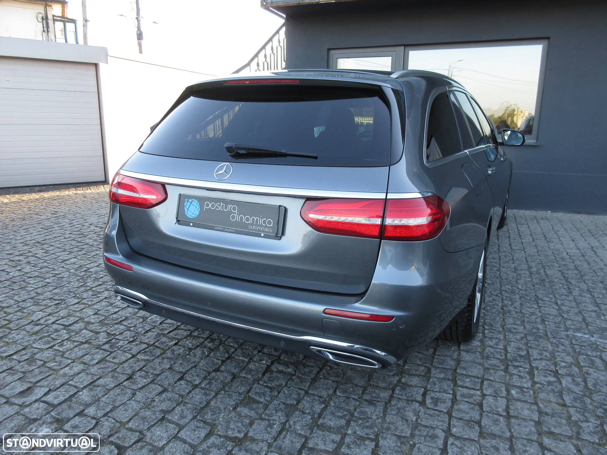 Mercedes-Benz E 200 - 10