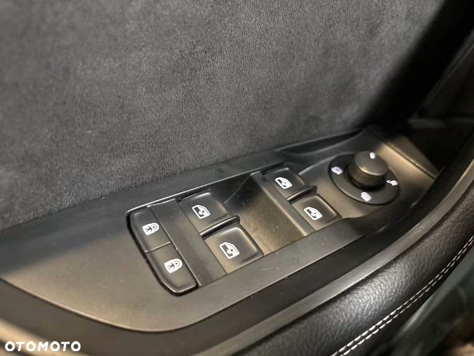 Skoda Superb 2.0 TDI 4x4 DSG Sportline - 22