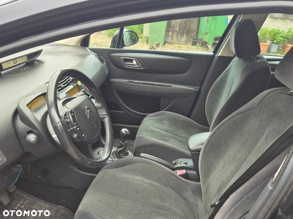 Citroën C4 2.0 16V Exclusive - 11