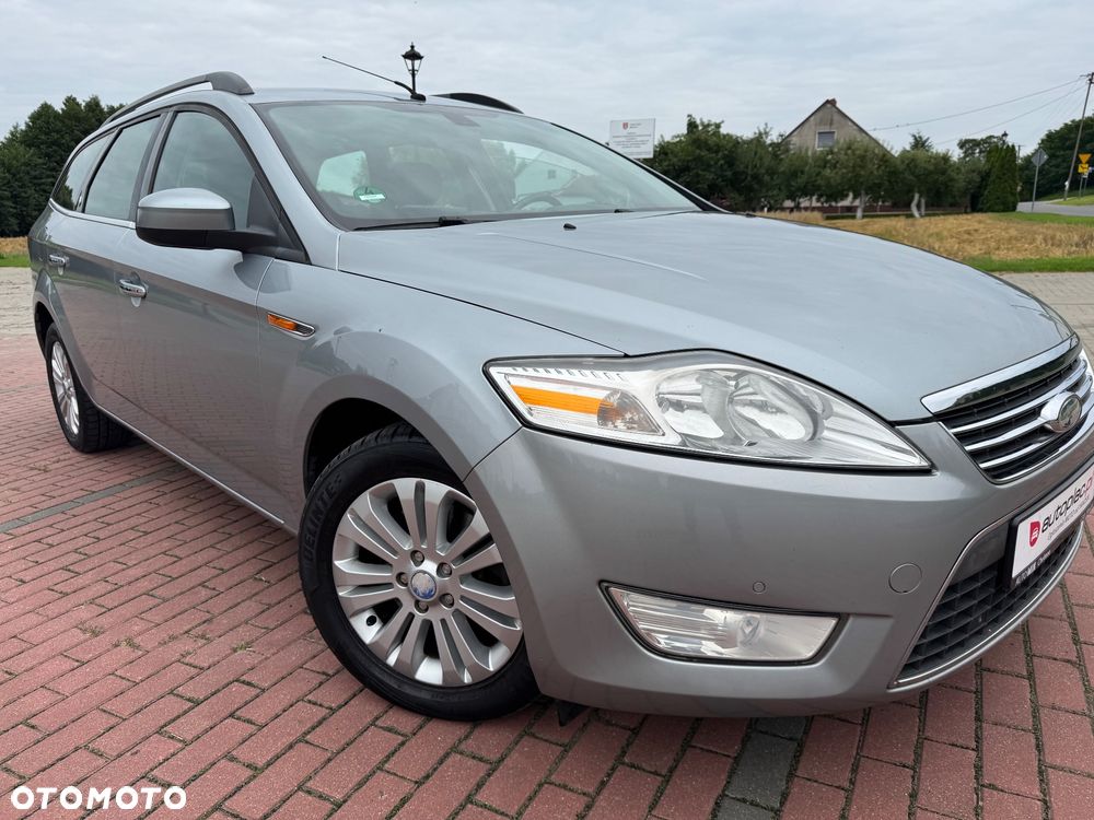 Ford Mondeo 2.0 Ghia - 12