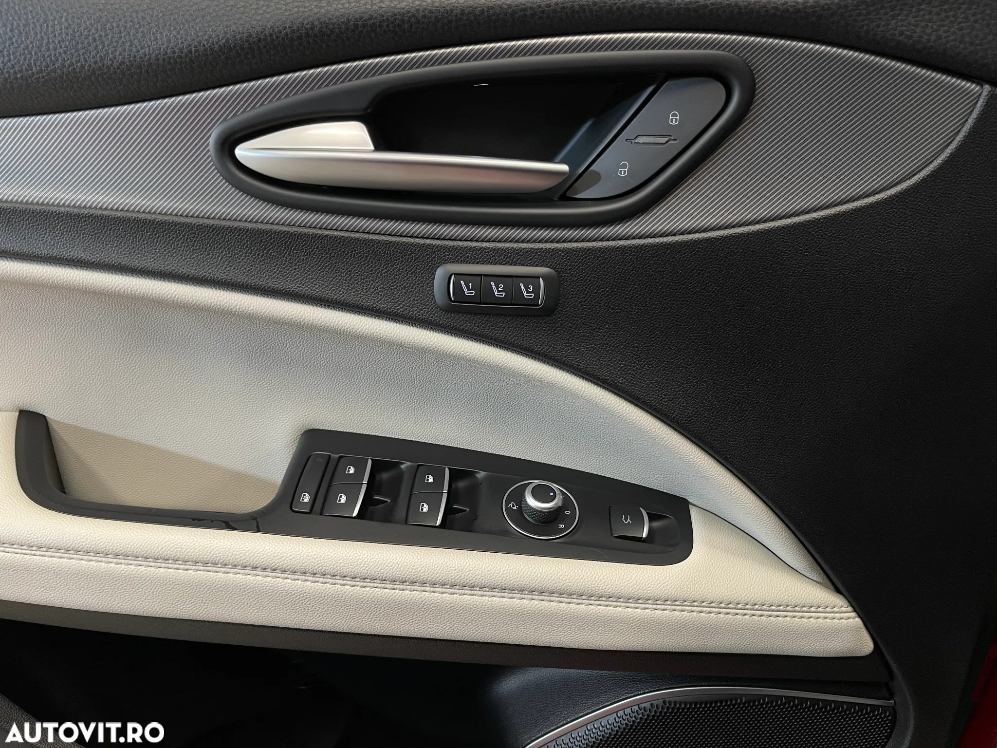 Alfa Romeo Stelvio 2.0 Turbo AWD AT8 Veloce - 32