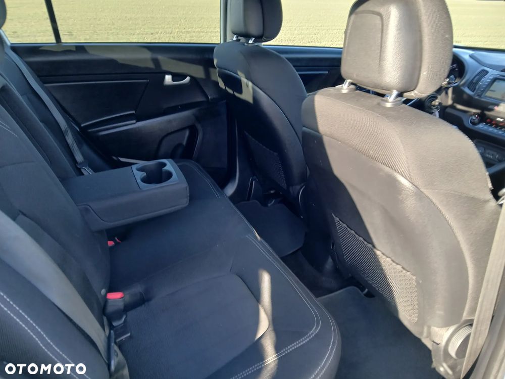 Kia Sportage 1.7 CRDI 2WD ISG Dream-Team Edition - 34