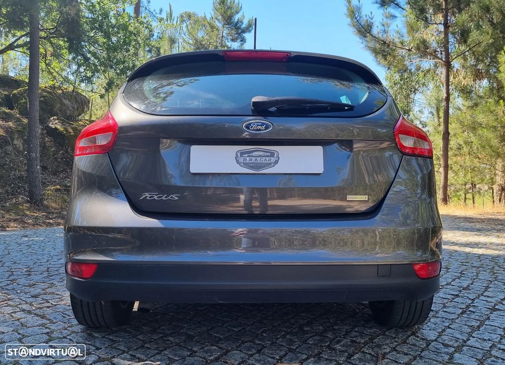 Ford Focus 1.0 EcoBoost Business - 24