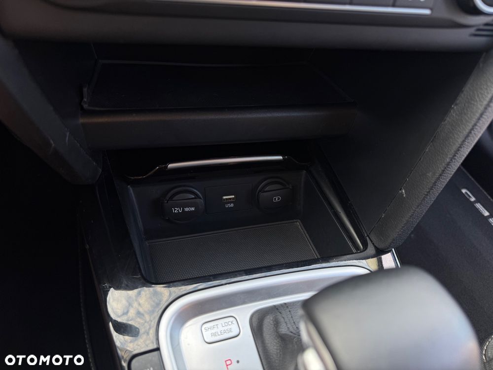Kia Ceed 1.6 GDI PHEV L Business Line DCT - 24