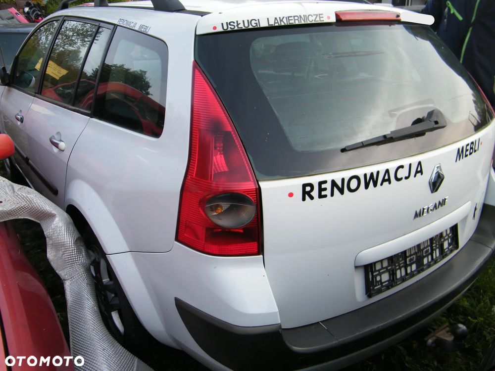 Renault Megane II (02-05r.) 1.9D 115KM. Silnik F9Q 800 Skrzynia ND0 001 lakier OV369 – ICE WHITE BC. Cały na części GWARANCJA !!!  Przód Tył Zestaw Komplet Drzwi Klapa Zderzak Błotnik Maska Grill Atrapa Szyba Pas Lampa Lusterko Boczki Fotel Kanapa Kokpit Deska Rozdzielcza Przełącznik Włącznik Sterownik Przewody Wiązka Instalacja Moduł Komputer Czujnik Listwa Pompa Alternator Wtryski Głowica Rozrusznik Kompresor Sprzęgło Dwumas Silnik Skrzynia ABS Klimatyzacji Paliwa Wspomagania Kolektor Turbina Przepustnica Zawór Chłodnica Koło Hak Belka Sanki Zawieszenie Mcpherson Półoś Amortyzator Wydech Tłumik Zacisk Most - 5