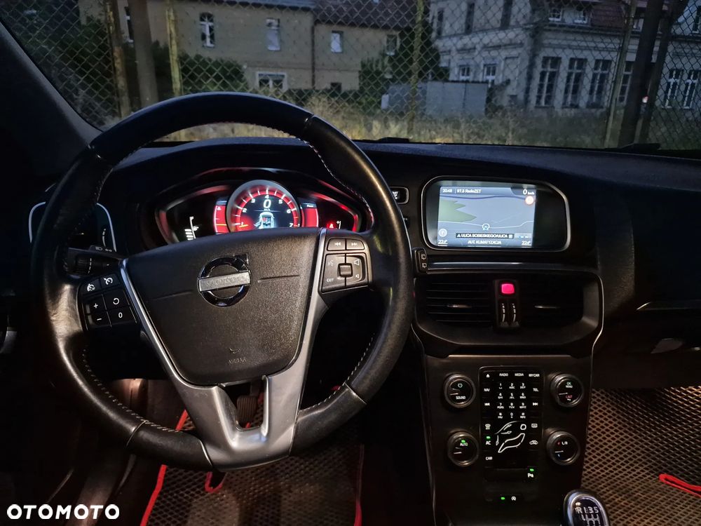 Volvo V40 T3 Base - 8