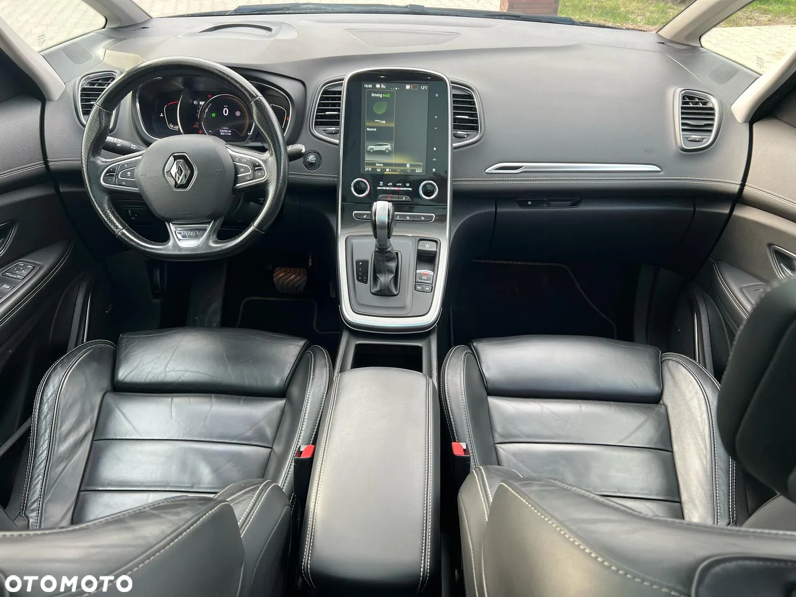 Renault Grand Scenic - 18