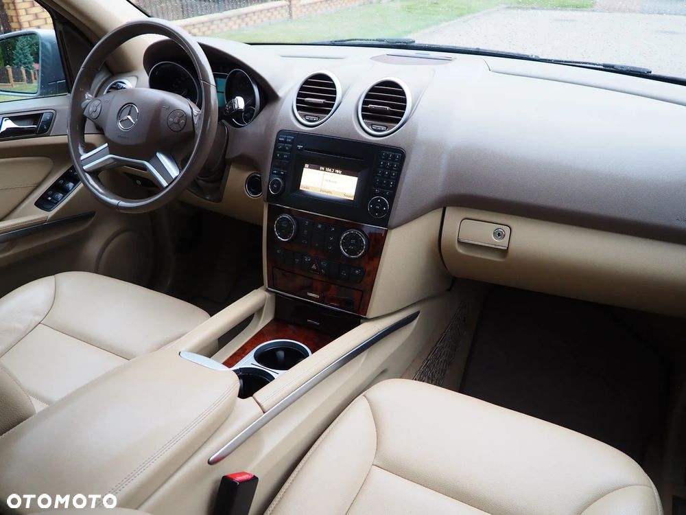 Mercedes-Benz ML - 29