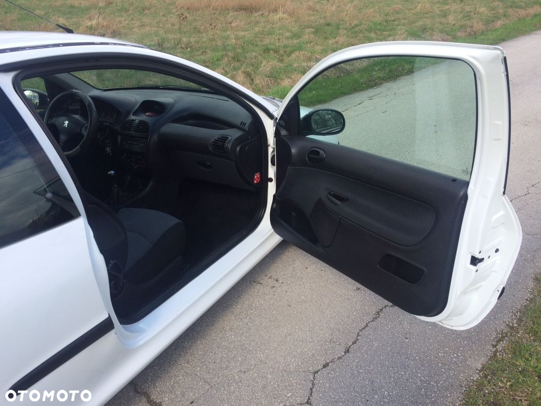 Peugeot 206 - 8