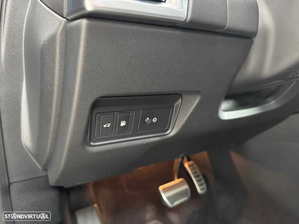 Jaguar E-Pace 1.5 P300e R-Dynamic HSE AWD Aut. — fotografia 27