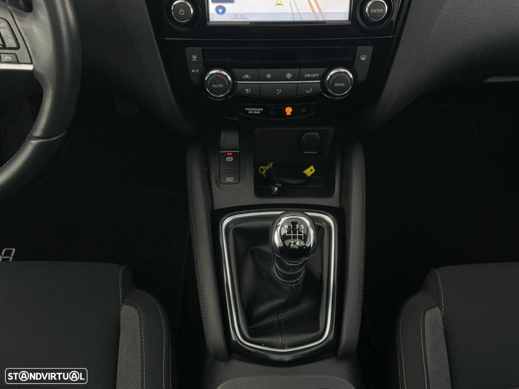 Nissan Qashqai 1.5 dCi N-Connecta - 16