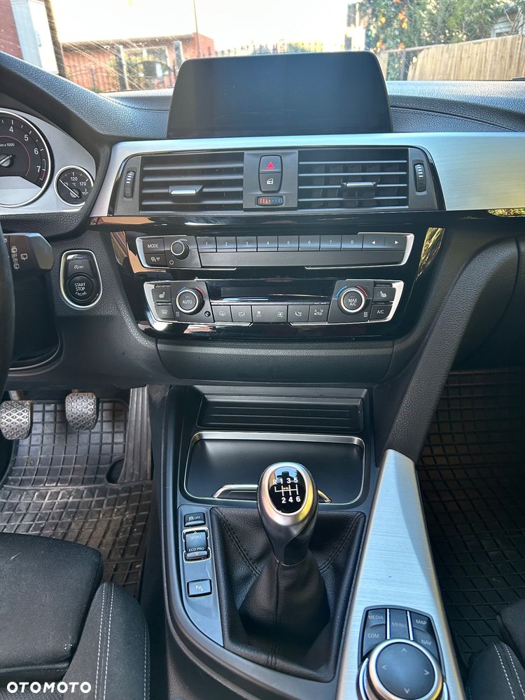 BMW Seria 3 318i - 14