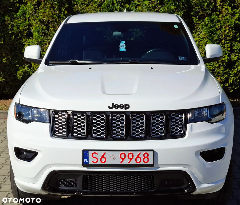 Jeep Grand Cherokee - 1