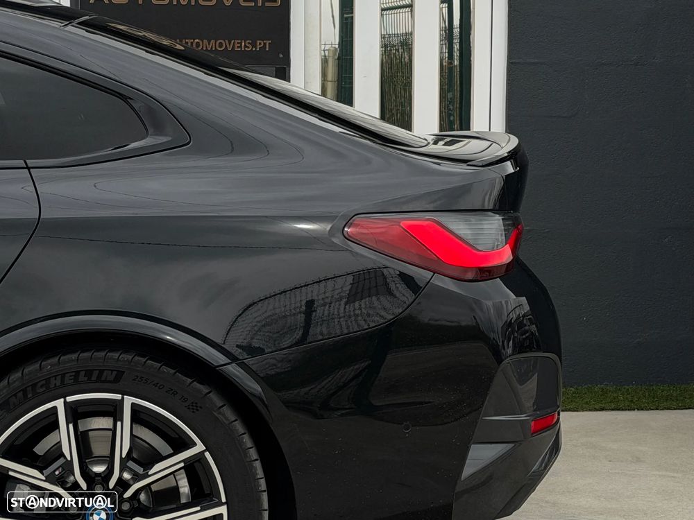BMW i4 eDrive40 Pack Desportivo M - 23