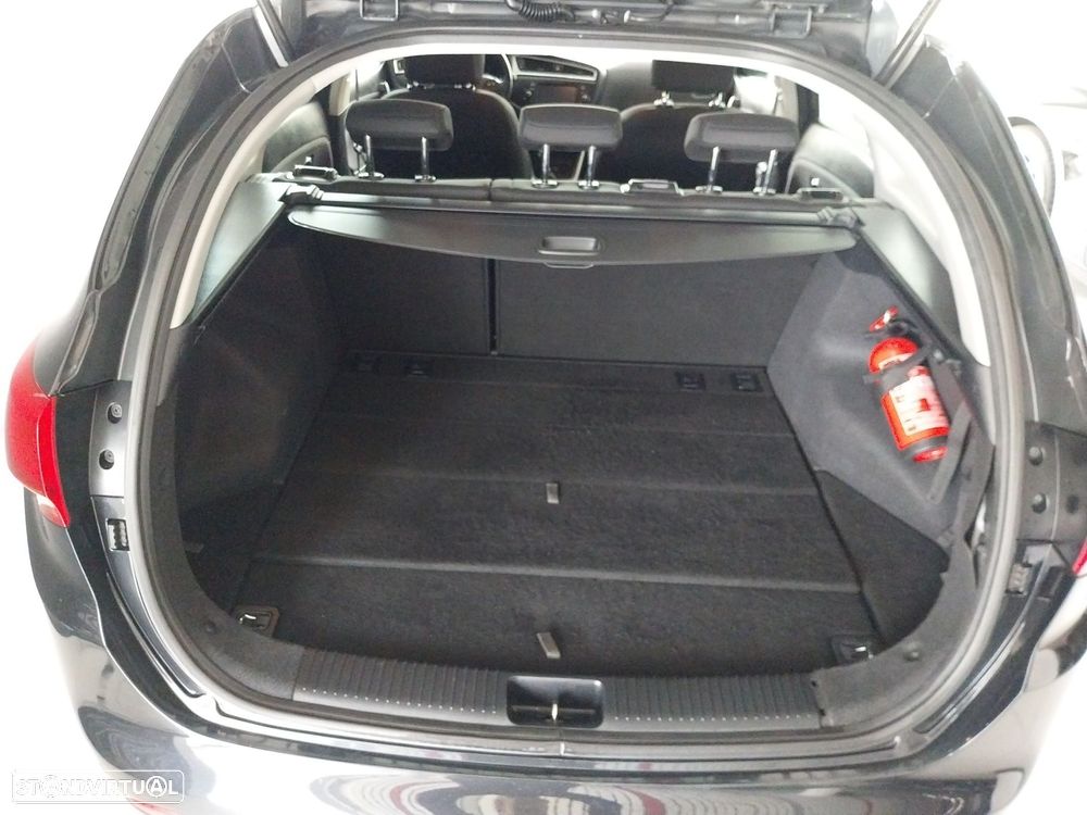 Kia Ceed SW 1.6 CRDi Nav Line - 12