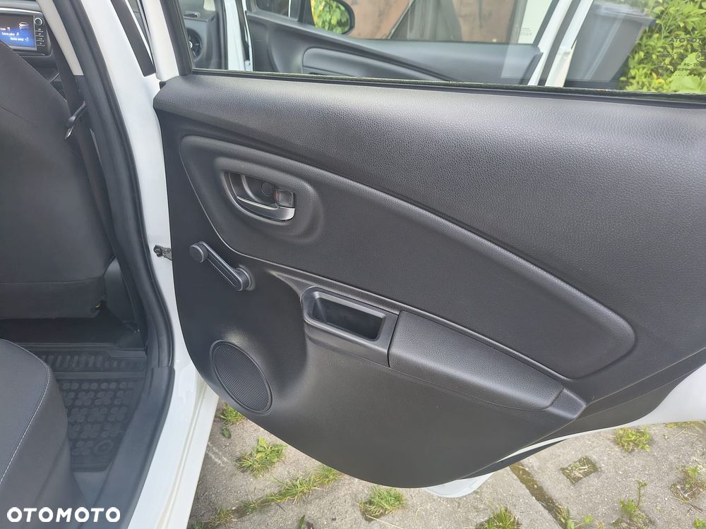 Toyota Yaris Hybrid 100 Dynamic EU6 - 18