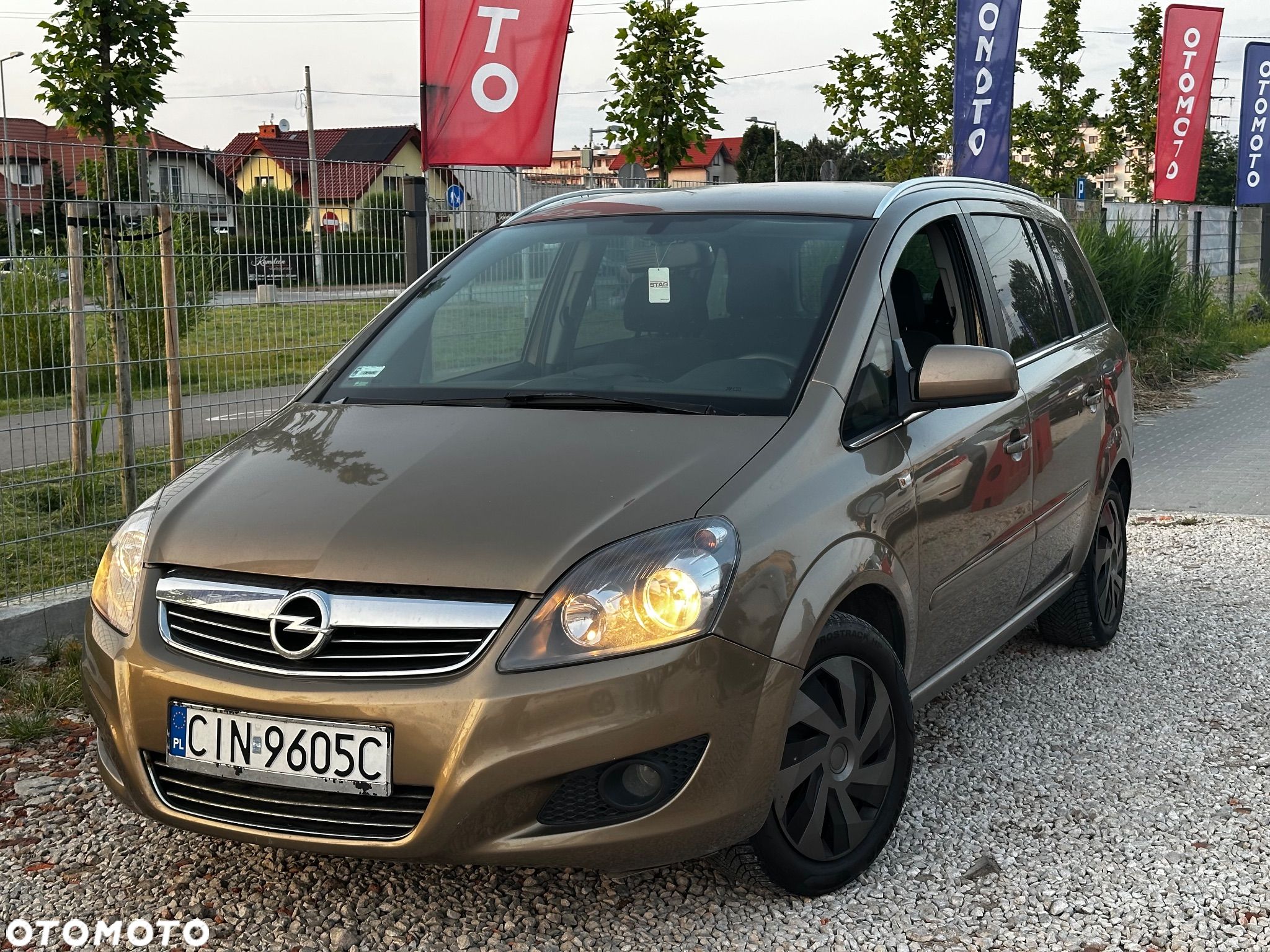 Opel Zafira 1.8 Cosmo - 1