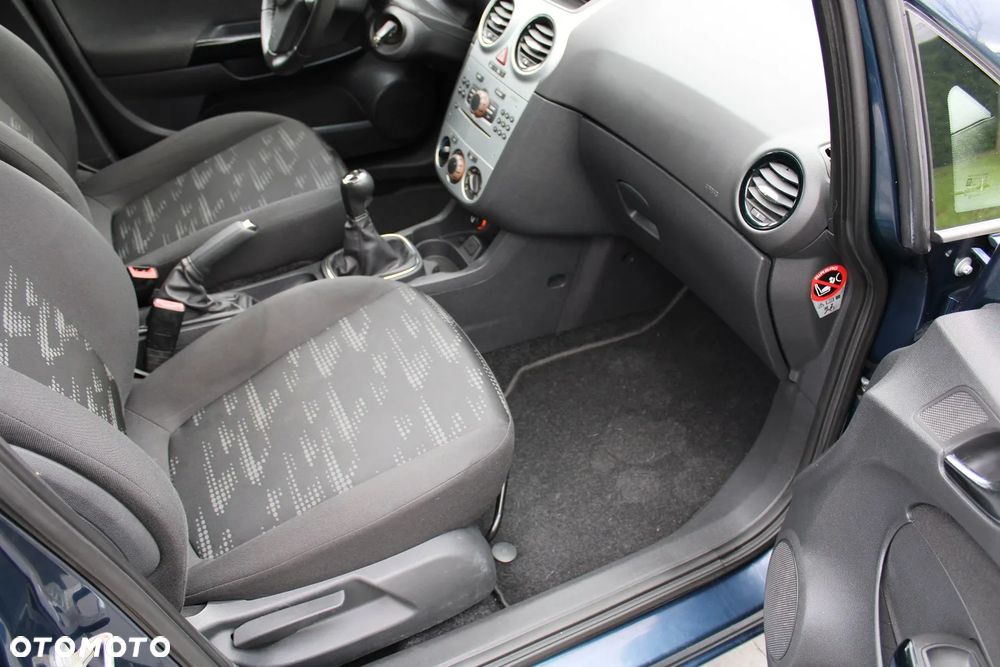 Opel Corsa 1.4 16V Satellite - 16