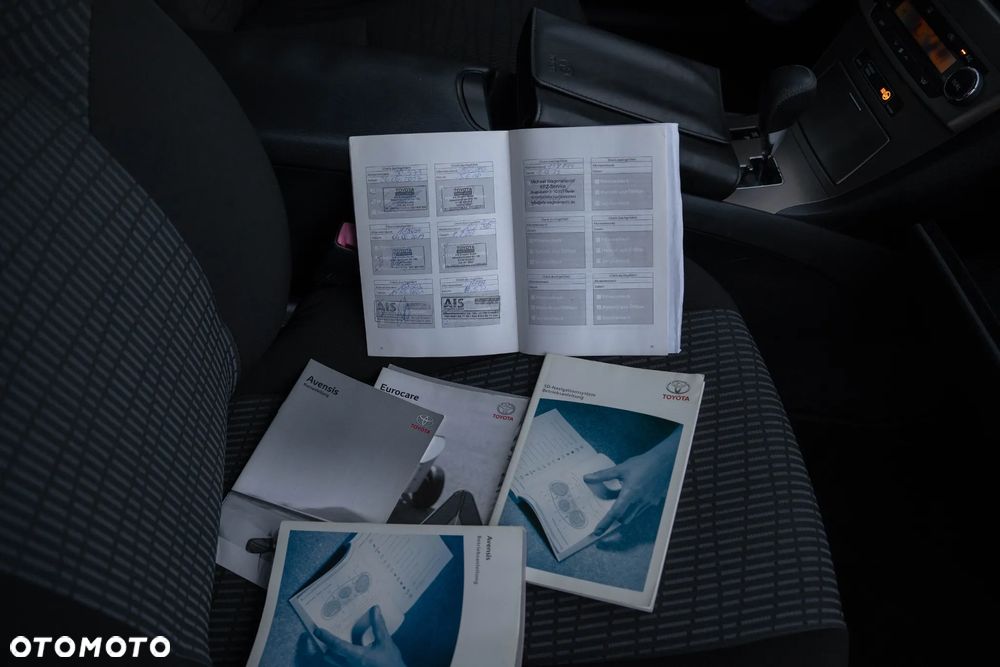 Toyota Avensis 1.8 Multidrive Business Edition - 24