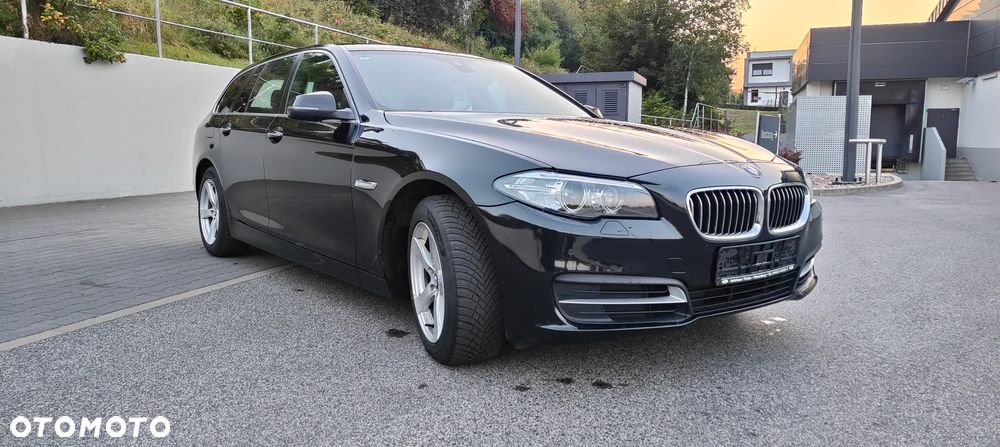BMW Seria 5 525d Luxury Line - 4