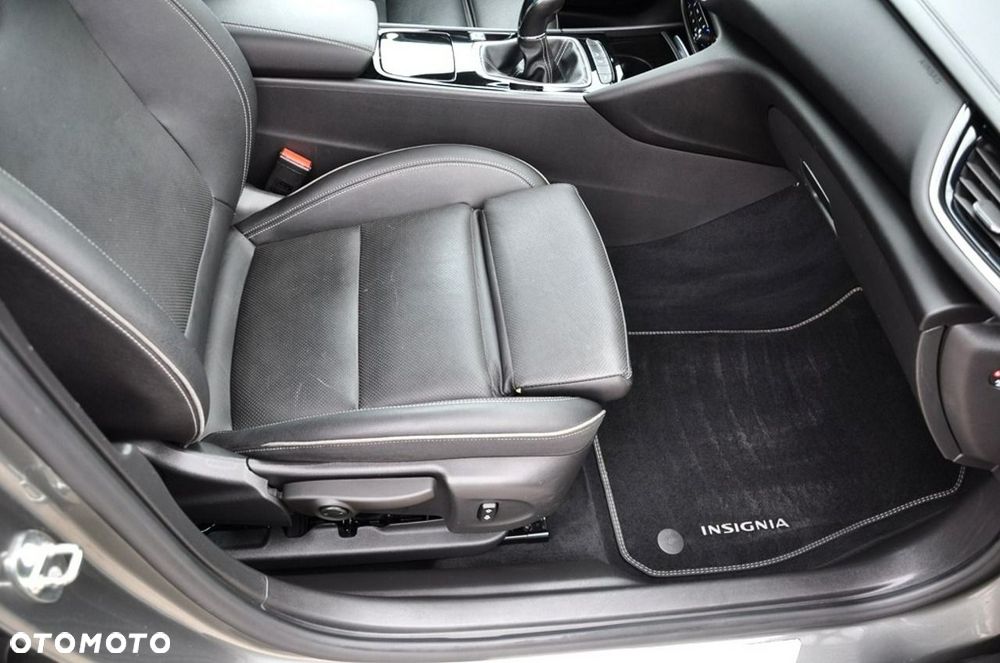 Opel Insignia - 28