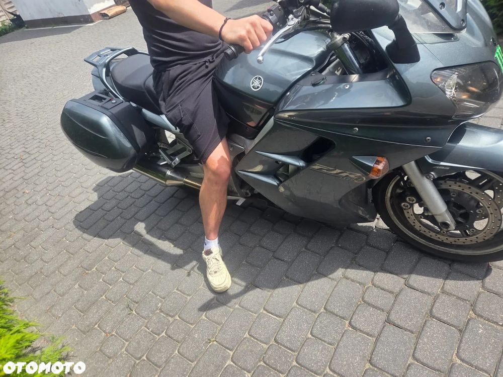 Yamaha FJR - 2