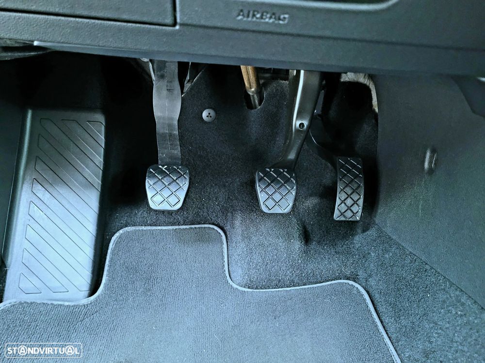 VW Golf 1.6 TDi BlueMotion Confortline - 24