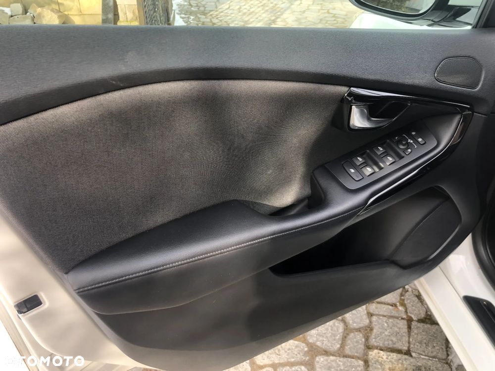 Volvo V40 D3 Geartronic Inscription - 18